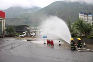 茂县安全转移受灾加油站成品汽油及时消除安全隐患3